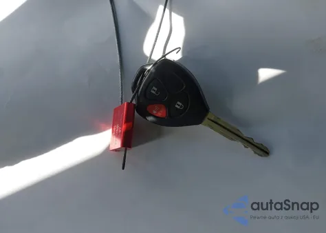 2010 Toyota Matrix S из США, поврежденный, VIN 2T1LE4EE4AC013304